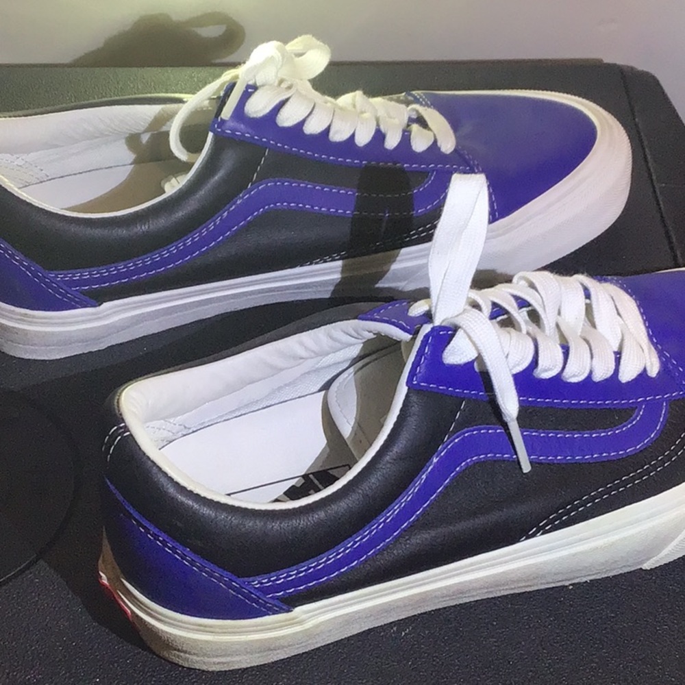 Vans - Picture 5 of 5